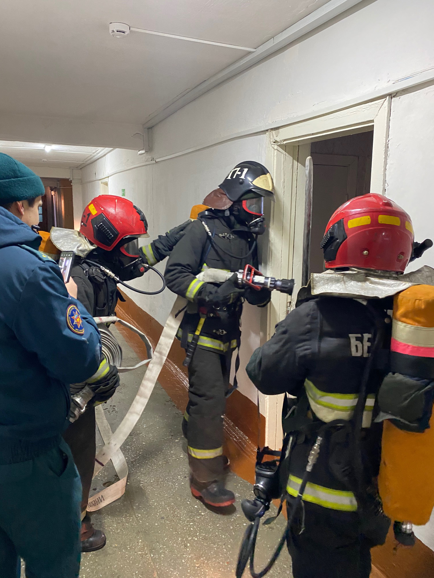 Учебная тренировка по пожаротушению и эвакуации фото 3