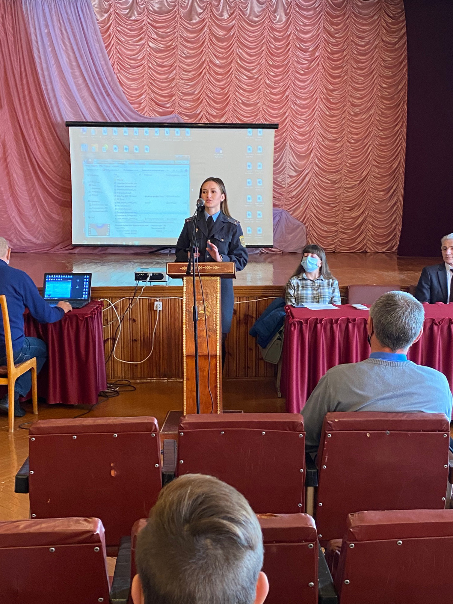 Круглый стол на тему Открытый микрофон фото 5