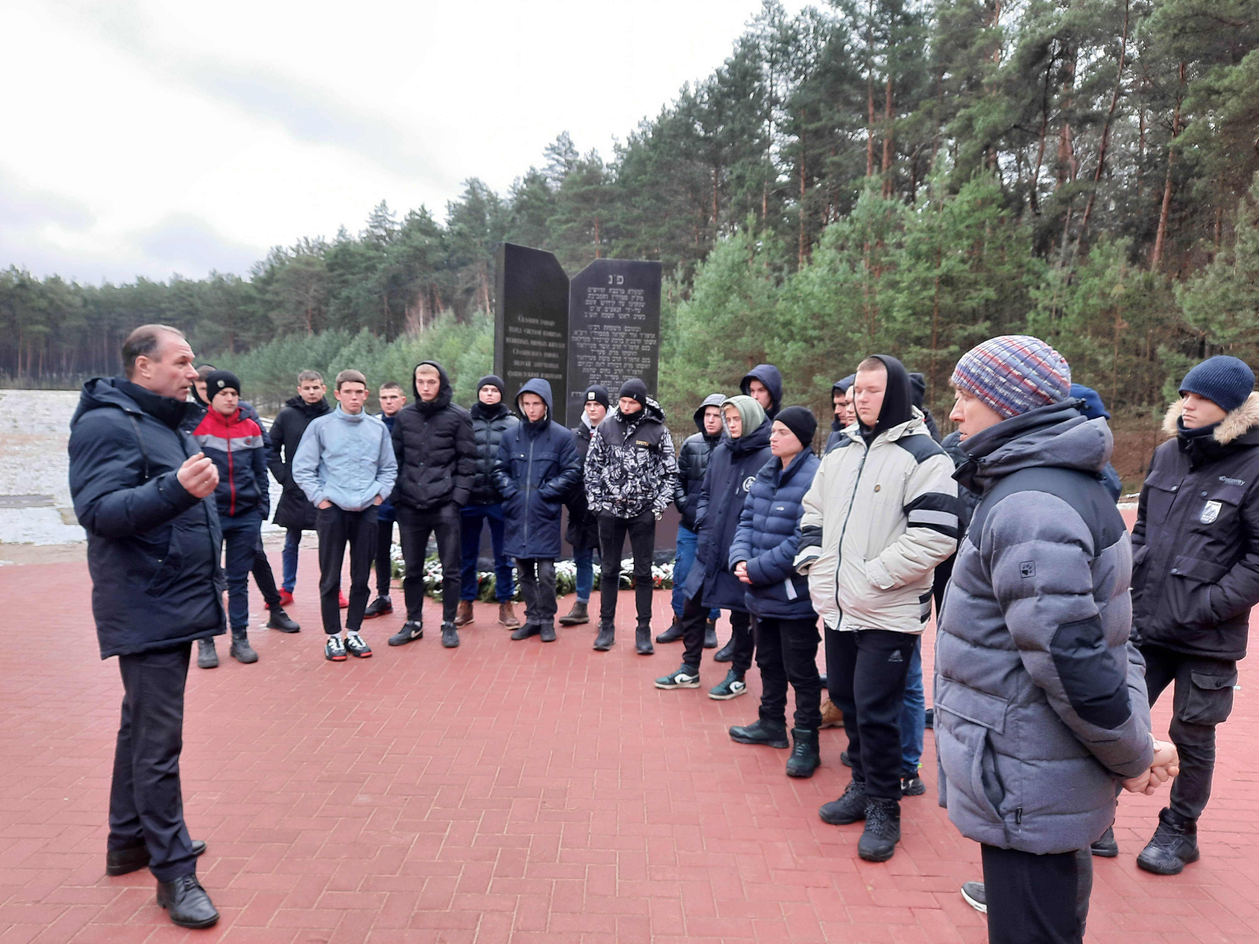Посещение группы № 252 исторического памятника урочище Стасино фото 1