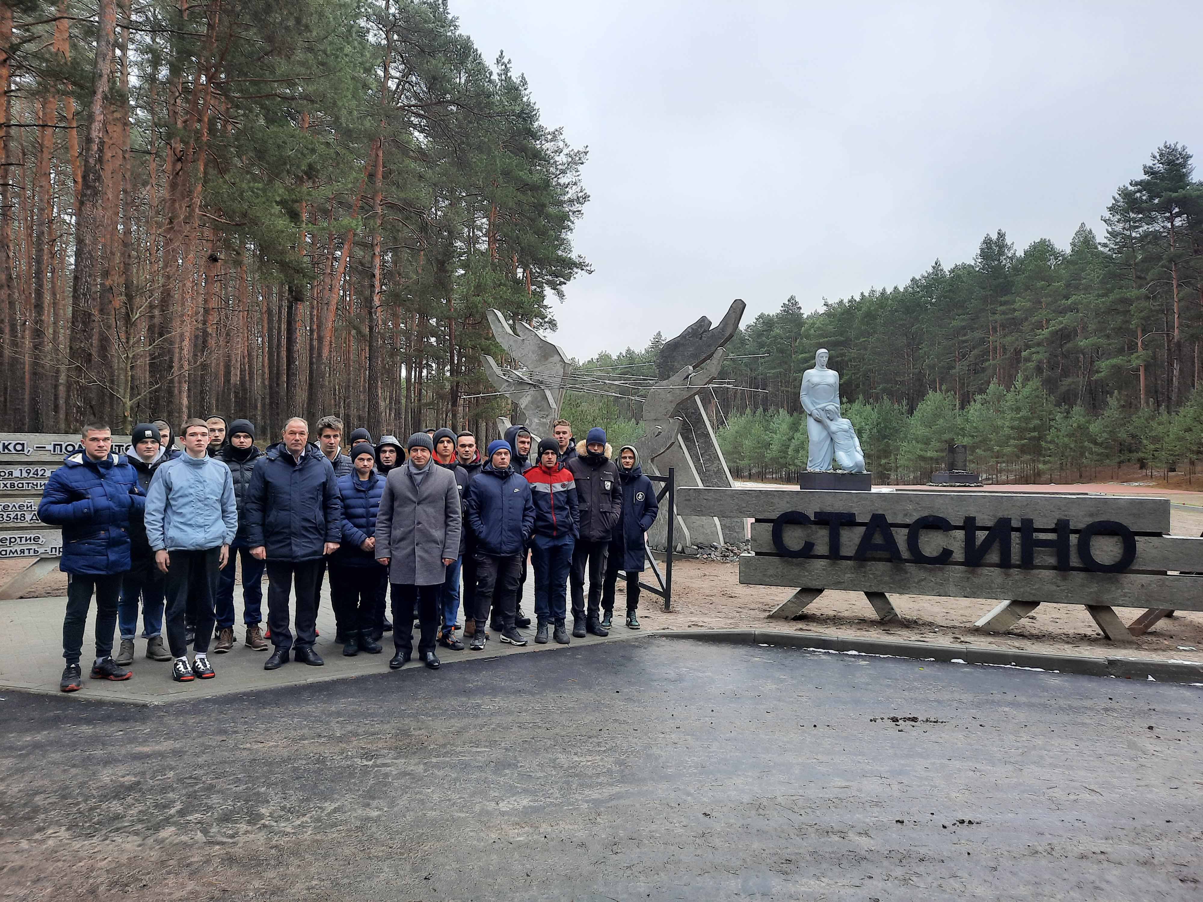 Посещение группы № 252 исторического памятника урочище Стасино фото 3