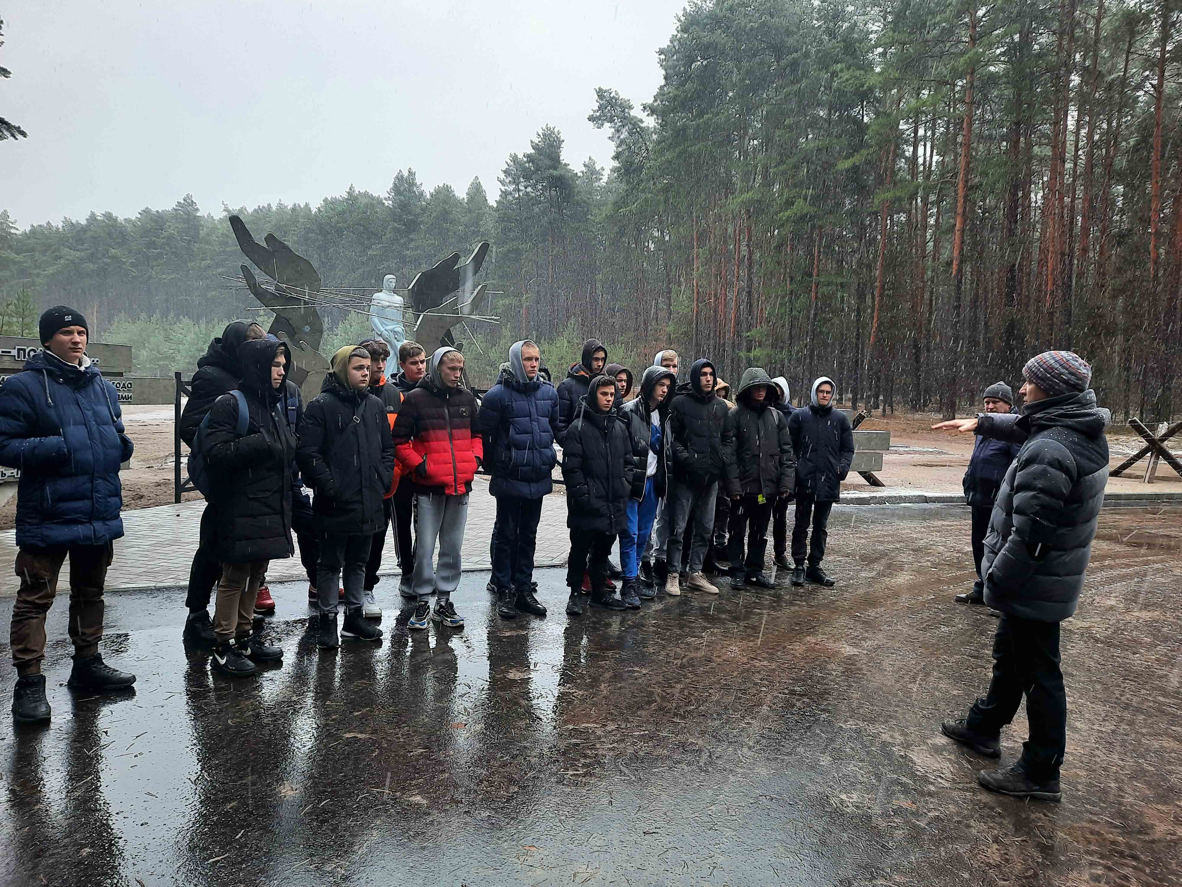 Посещение группы № 296 исторического памятника урочище Стасино фото 3