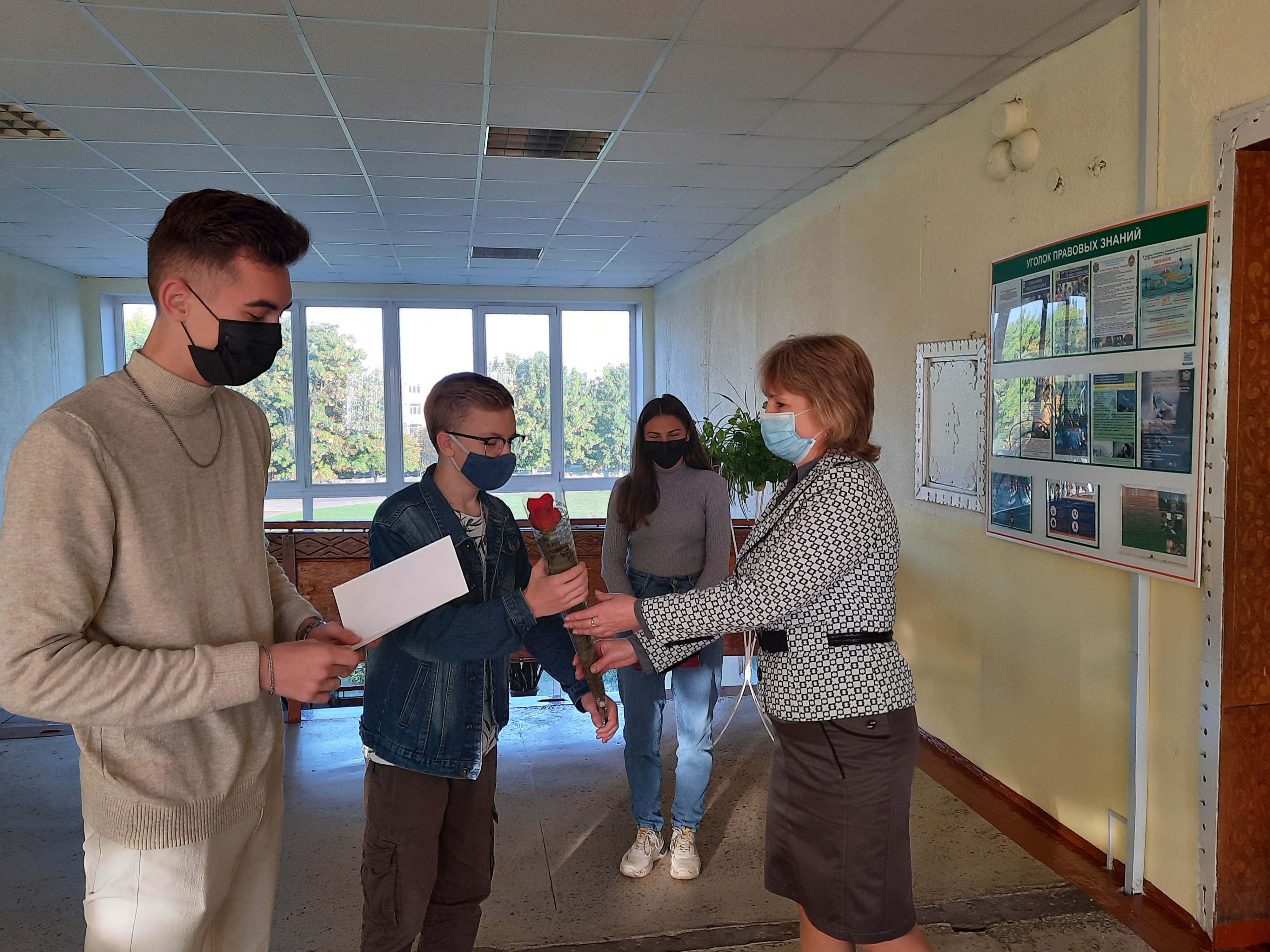 Поздравление преподавателей с Днём учителя фото 1