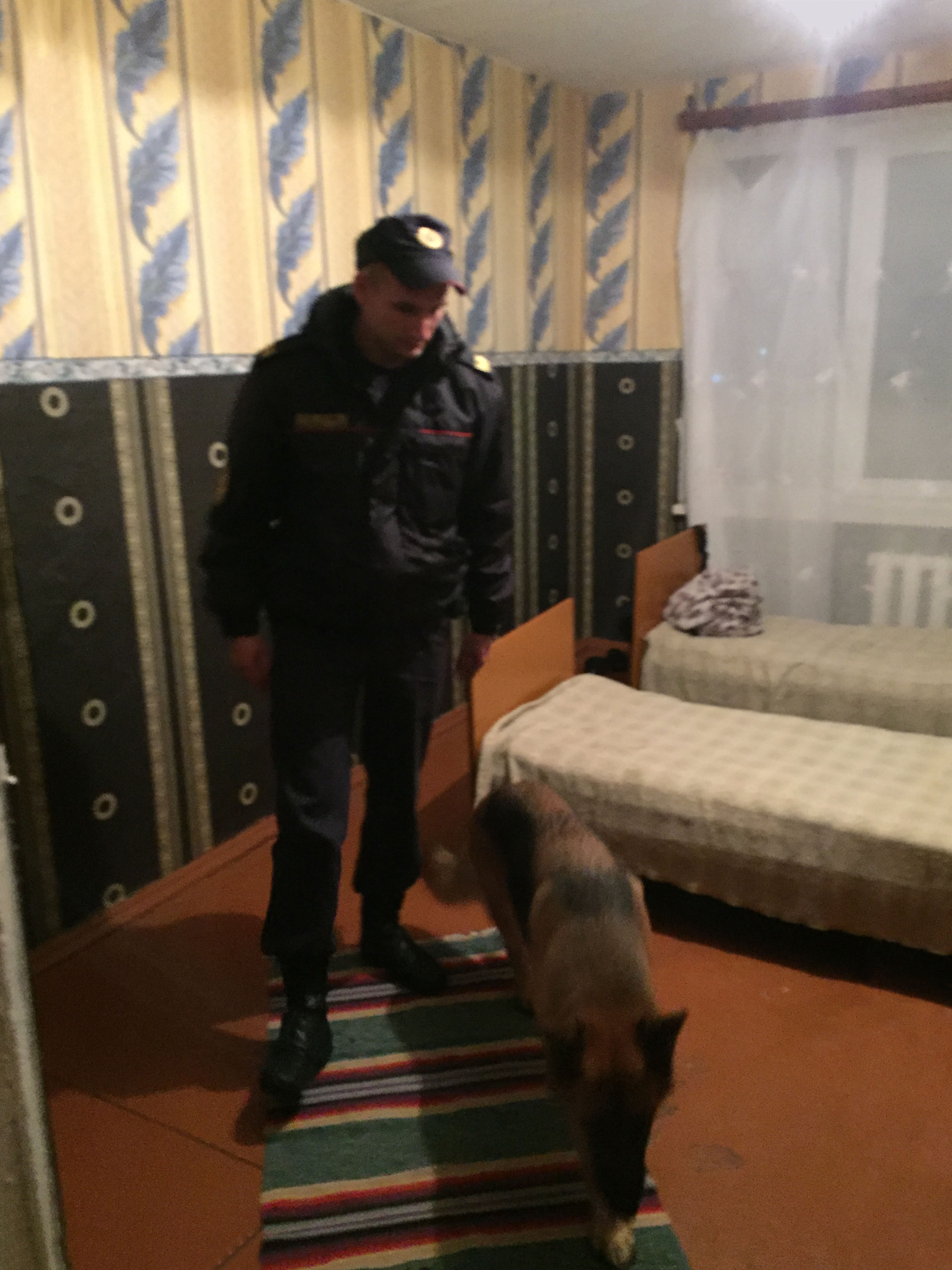 Рейд РОВД в общежитии фото 1