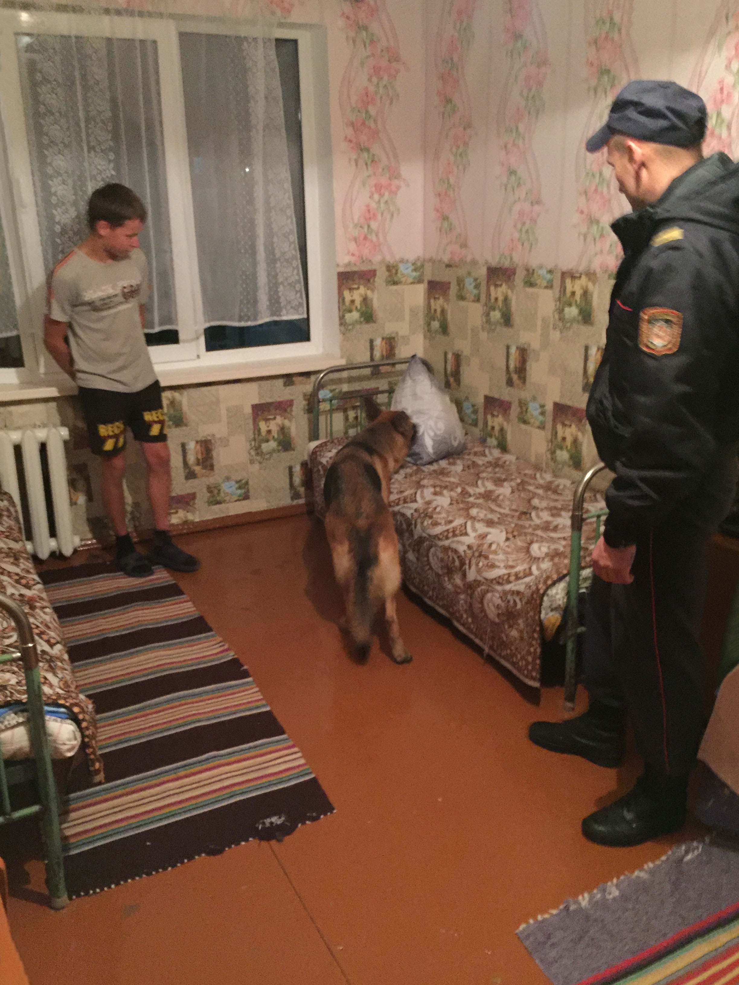 Рейд РОВД в общежитии фото 2