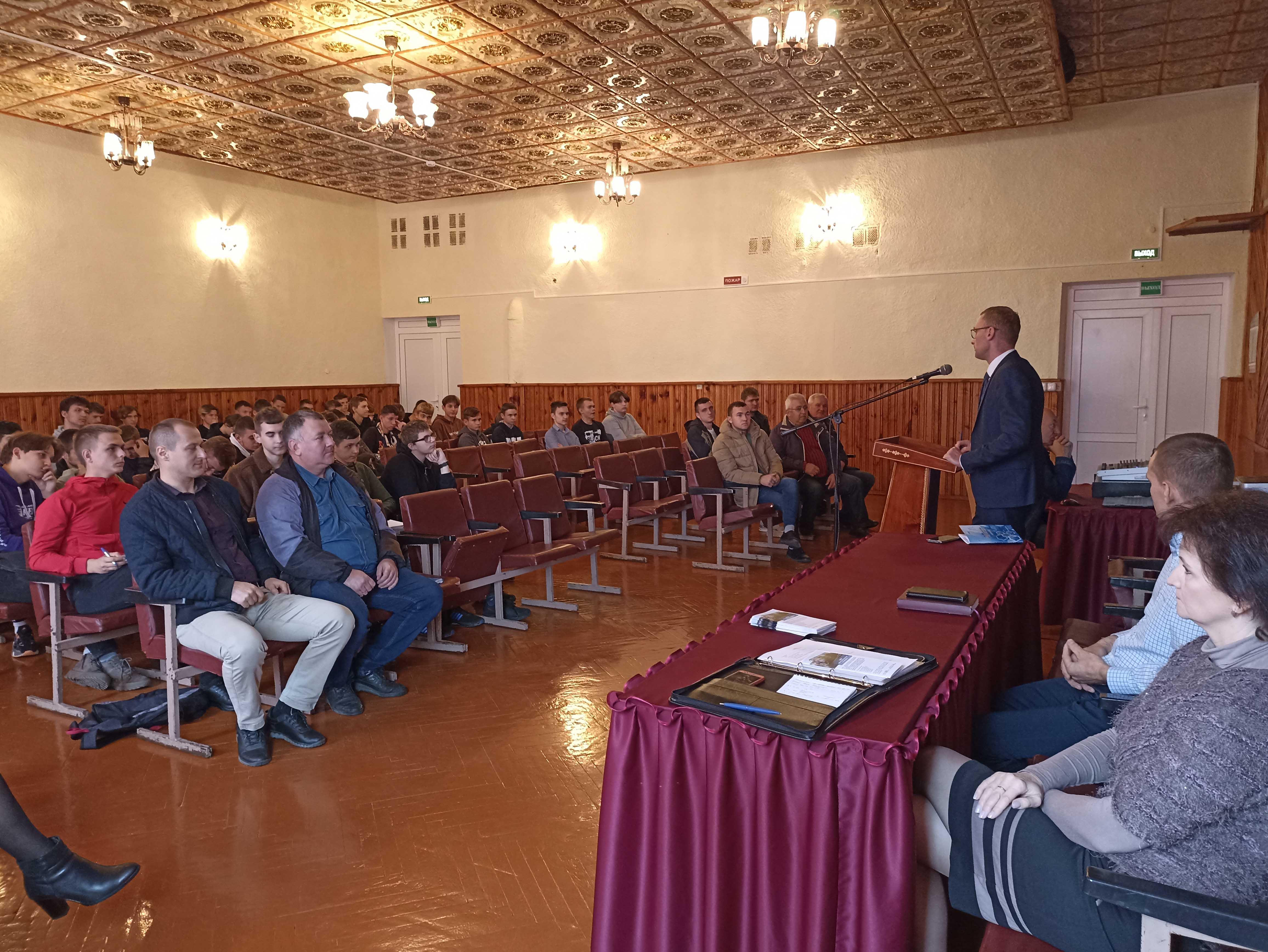 Встреча представителей организаций заказчиков-кадров филиала Пинские электрические сети РУП Брестэнерго фото 1