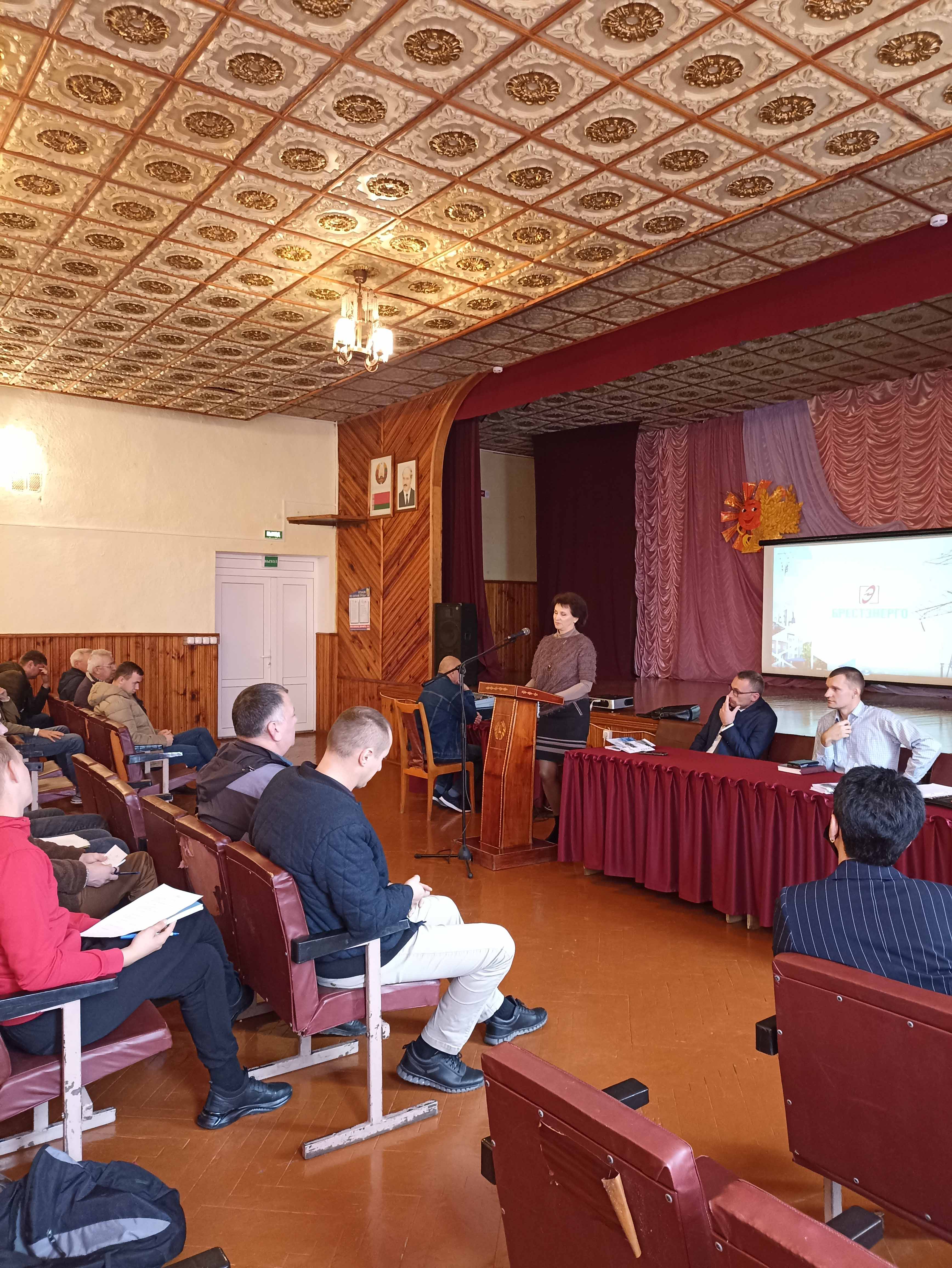 Встреча представителей организаций заказчиков-кадров филиала Пинские электрические сети РУП Брестэнерго фото 4