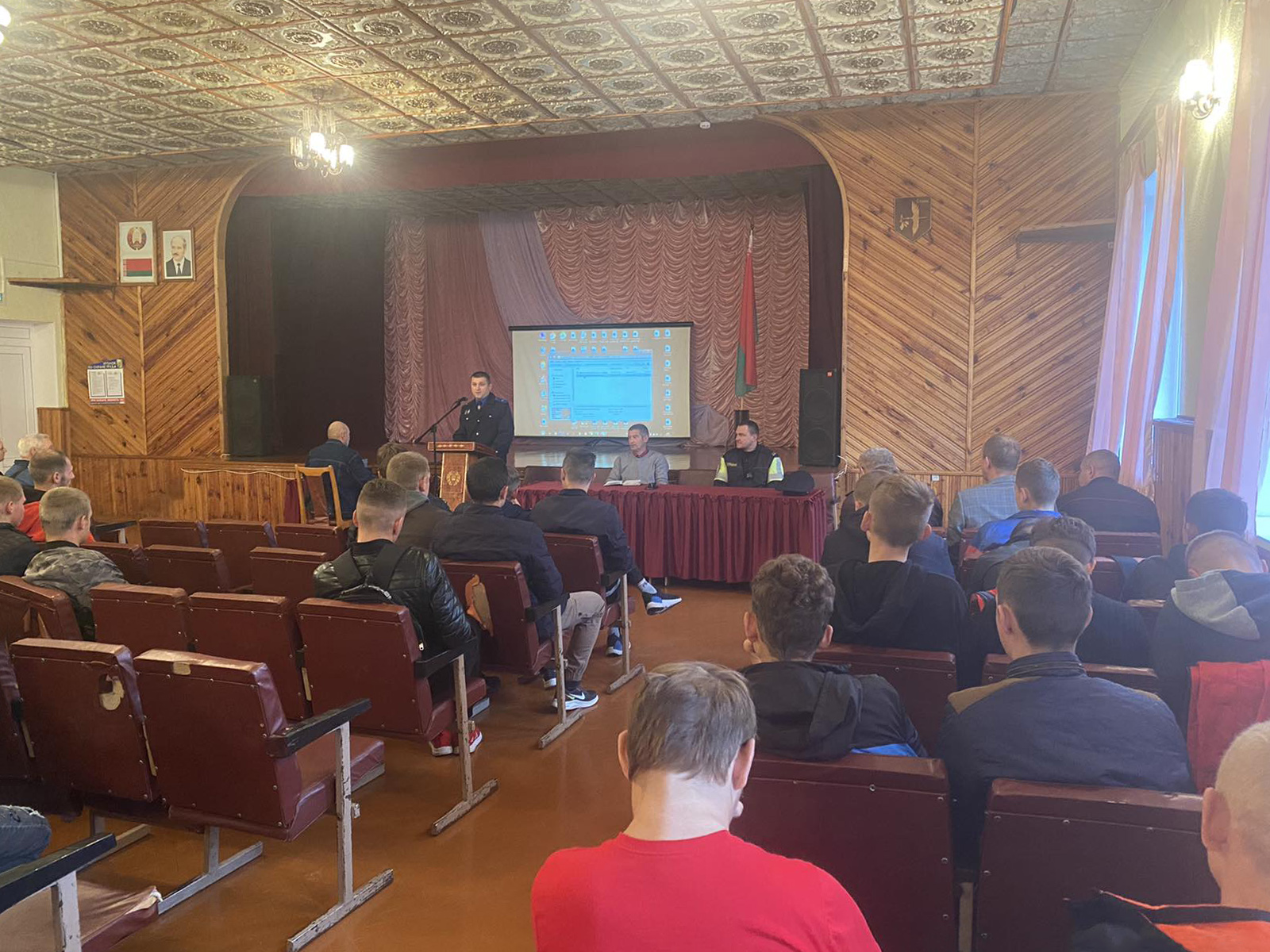 Круглый стол Профилактика преступлений и правонарушений фото 1