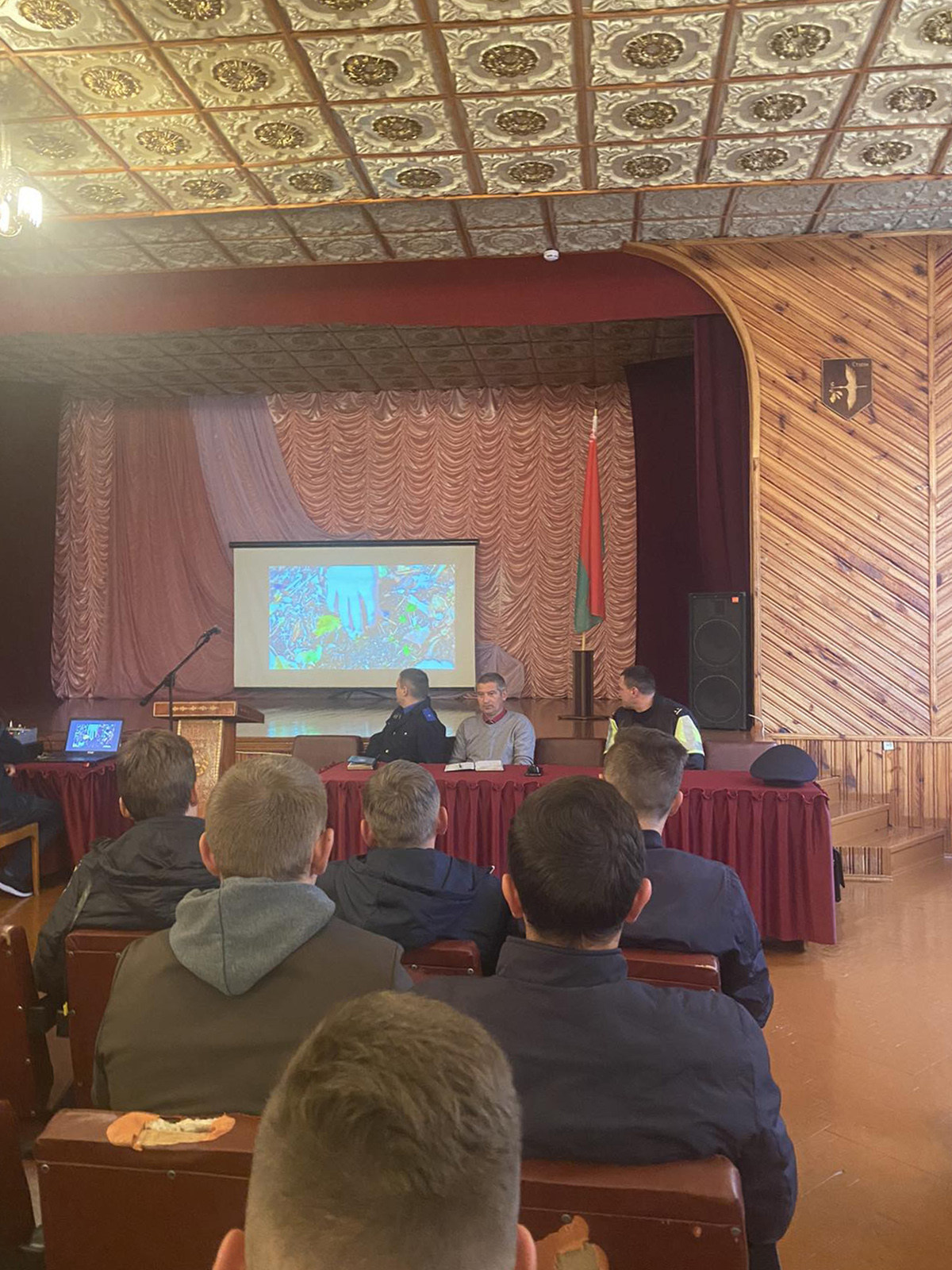 Круглый стол Профилактика преступлений и правонарушений фото 3