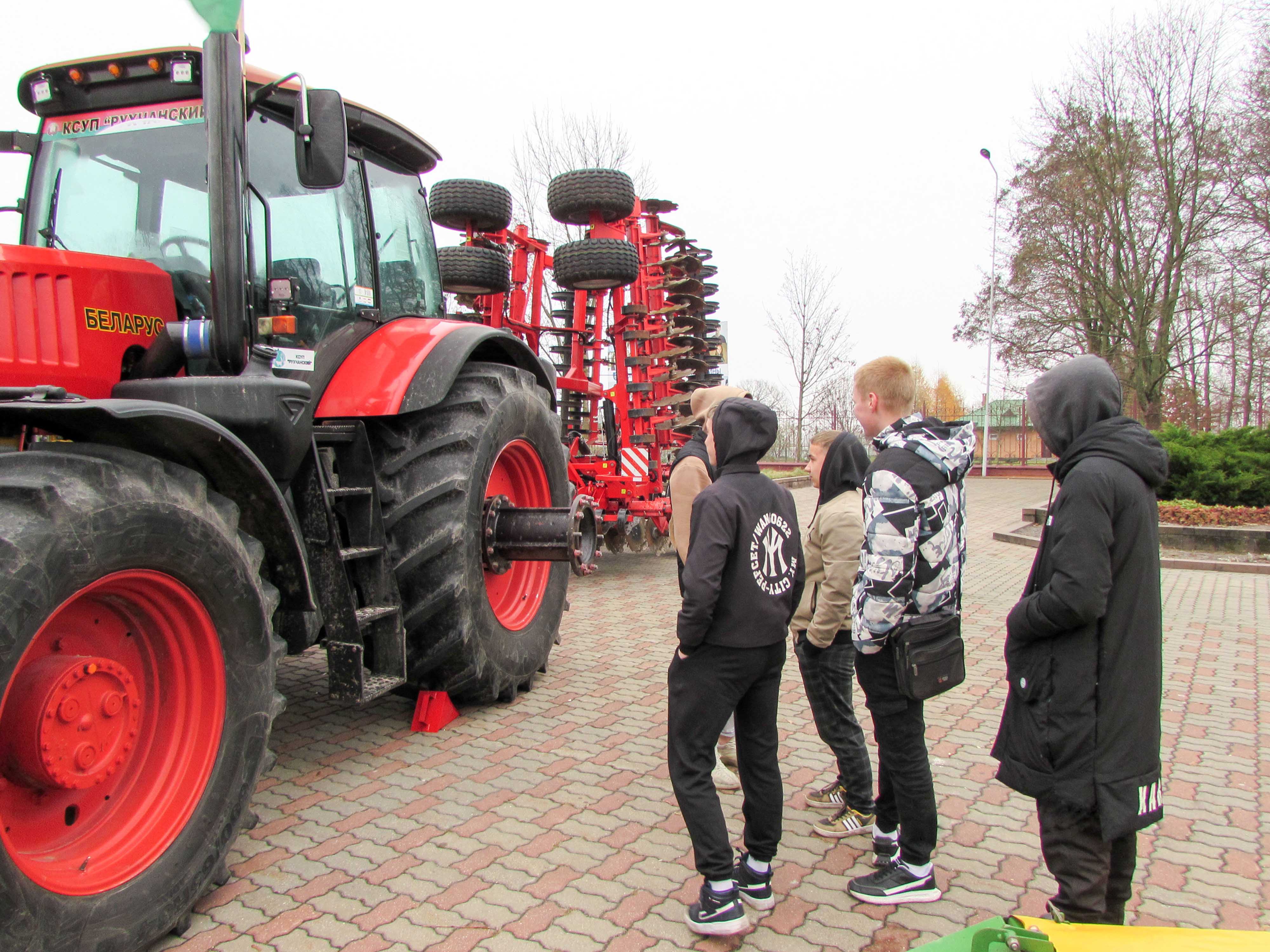 Выставка сельскохозяйственной техники фото 4