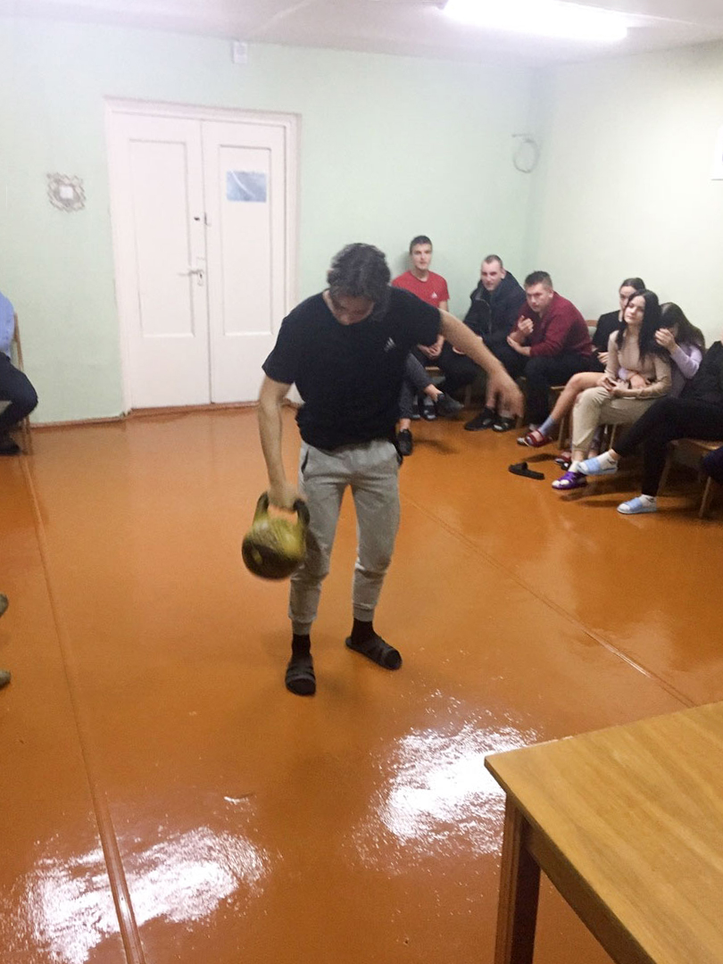 Конкурсно-развлекательная программа, посвящённая Дню защитников Отечества и Вооружённых Сил фото 3