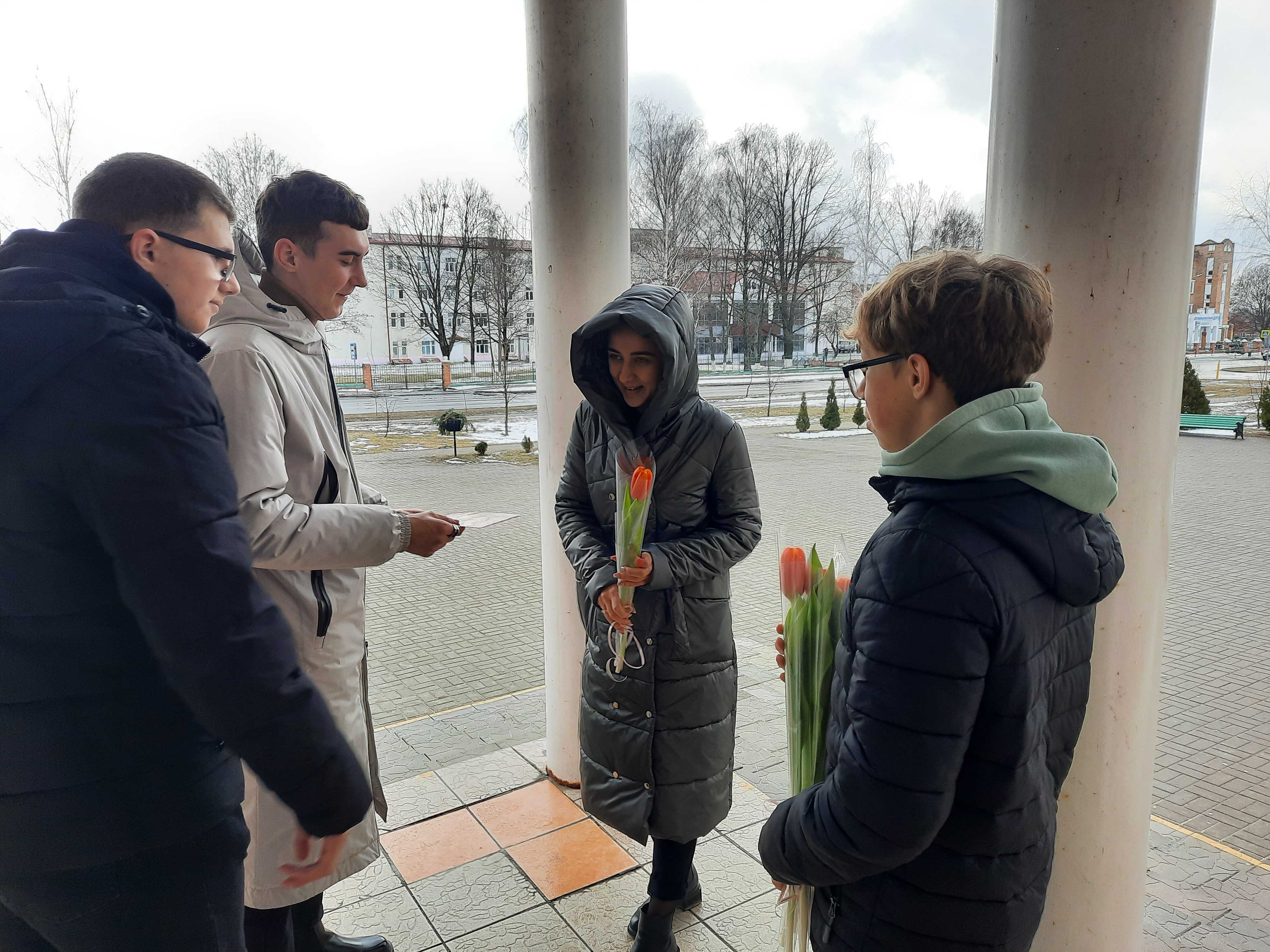 Поздравление преподавателей и мастеров колледжа с международным женским днём фото 5