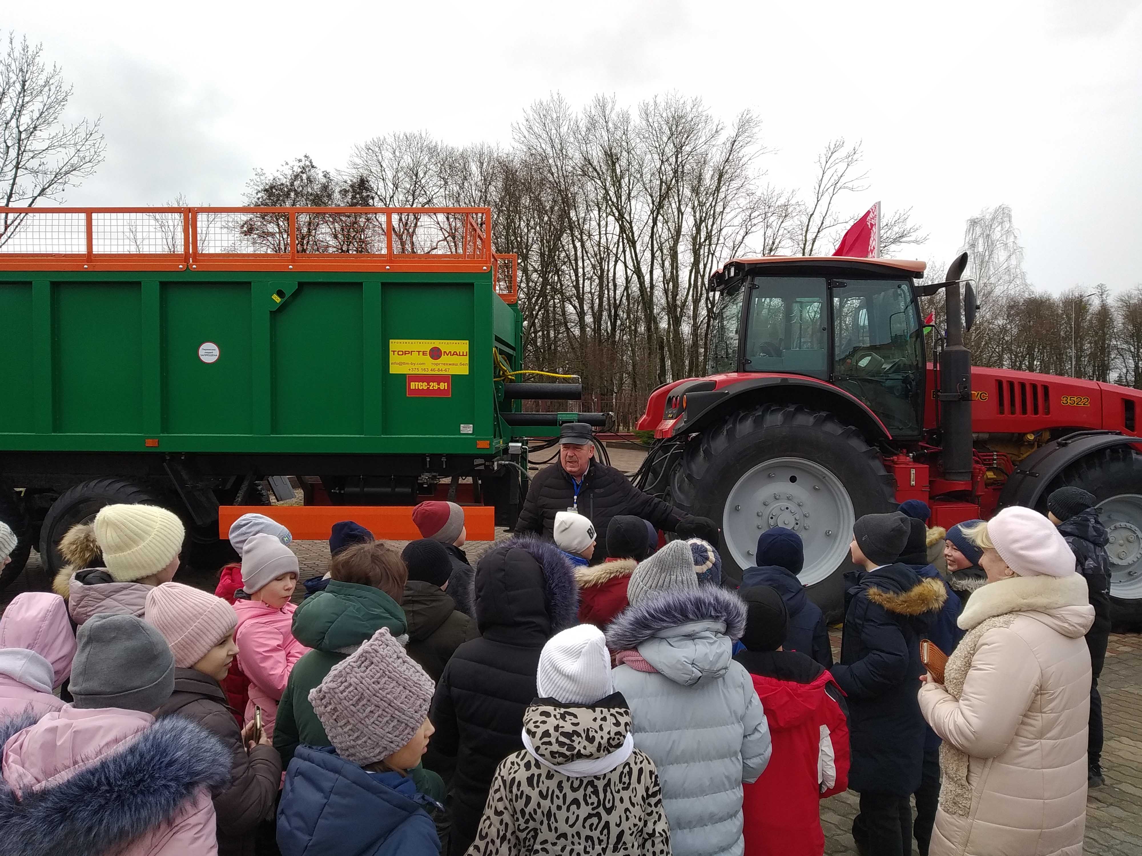 Выставка сельскохозяйственной техники района фото 8