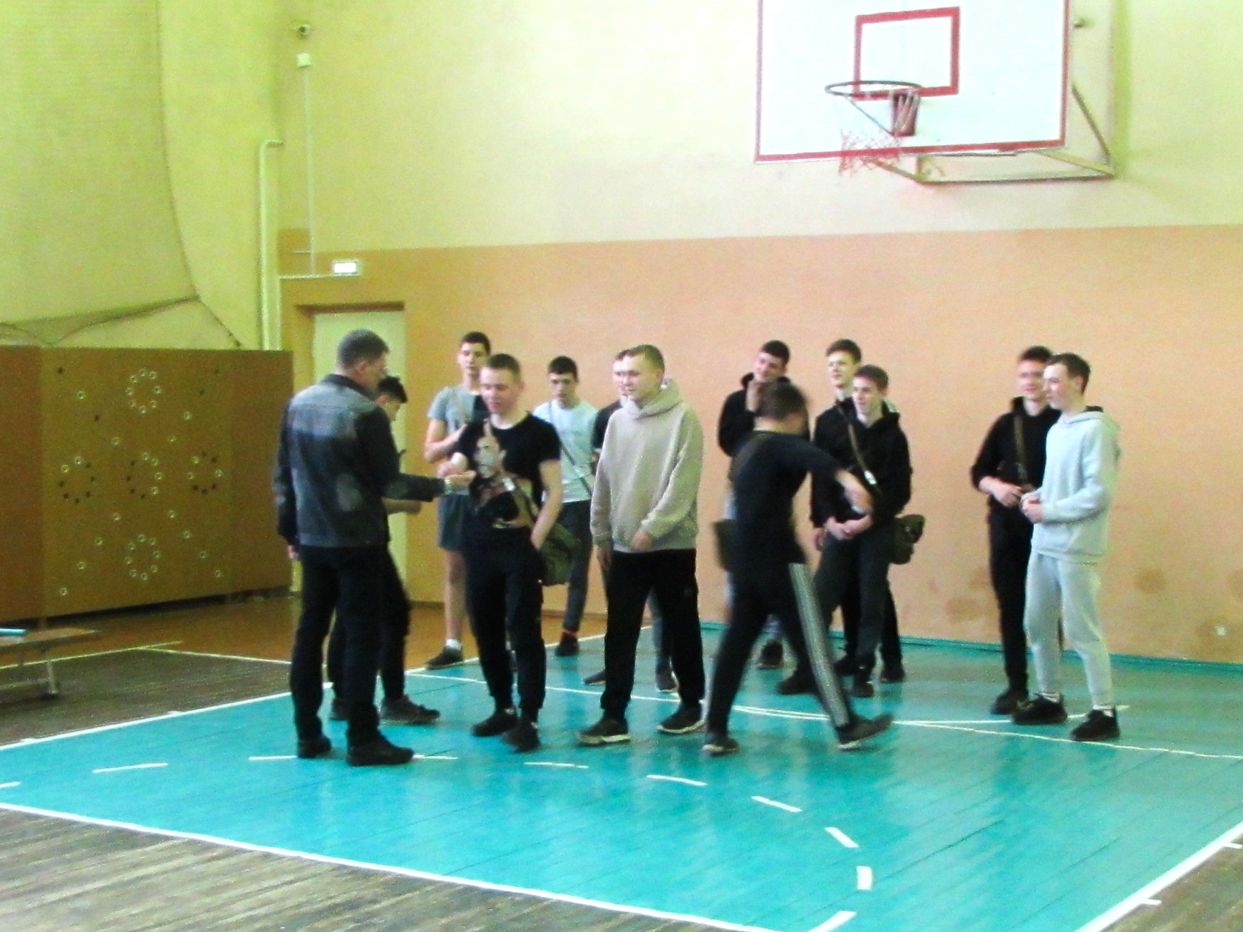 Военно-спортивная эстафета, посвящённая Дню защитника Отечества и Вооружённых Сил фото 1