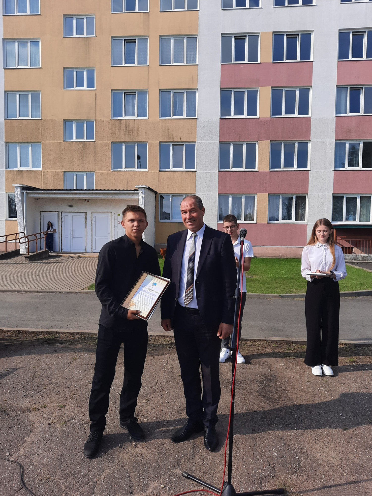 Торжественная линейка фото 2