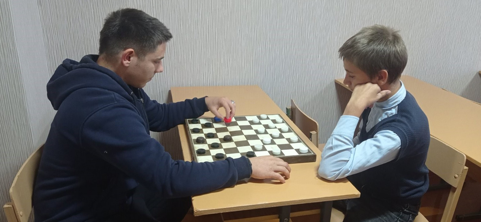 Первенство в общежитии по шашкам фото 3
