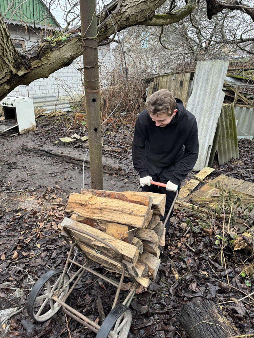 Поздравление и помощь одинокой жительнице фото 9