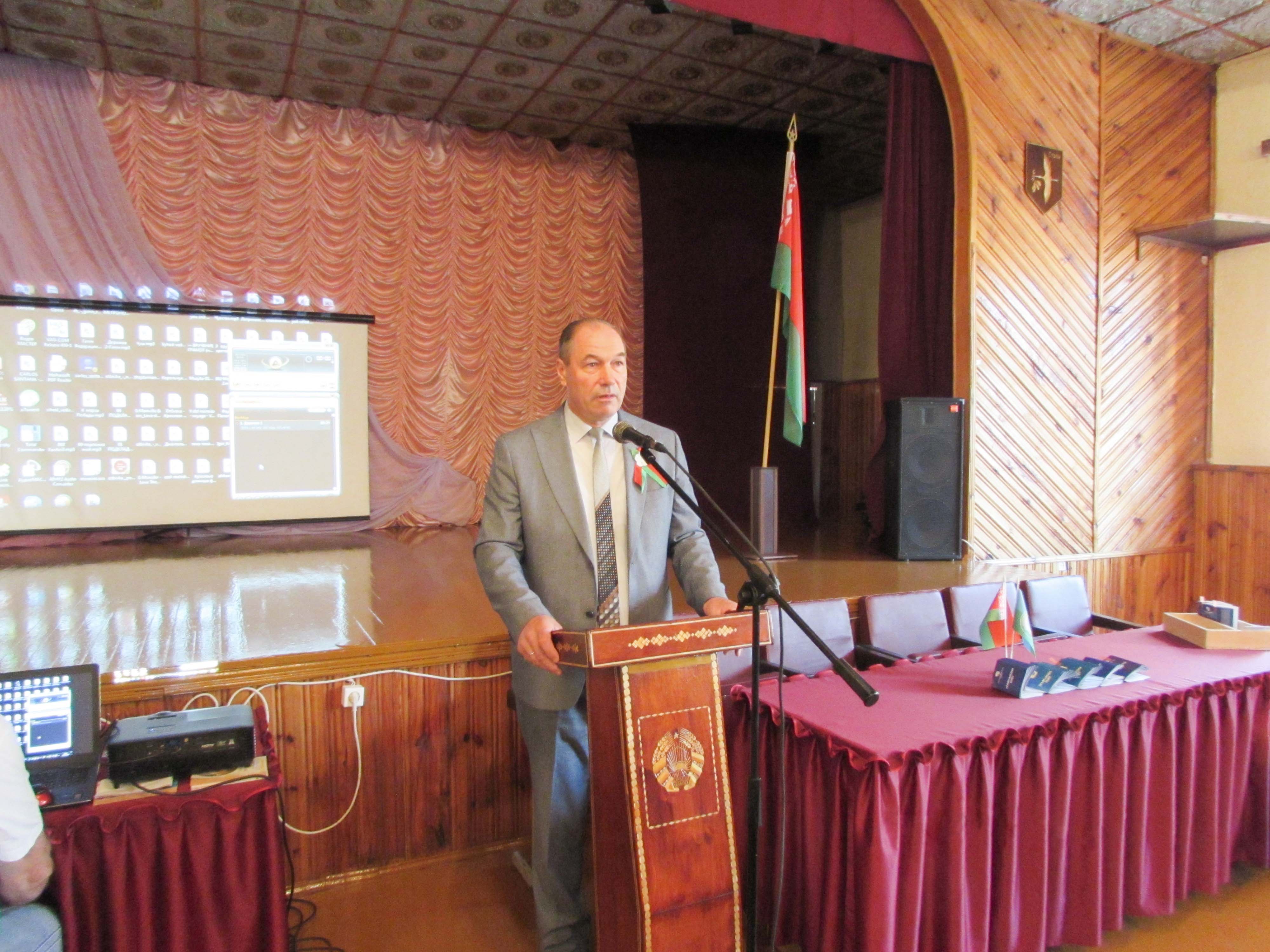 Вручение профсоюзных билетов фото 1