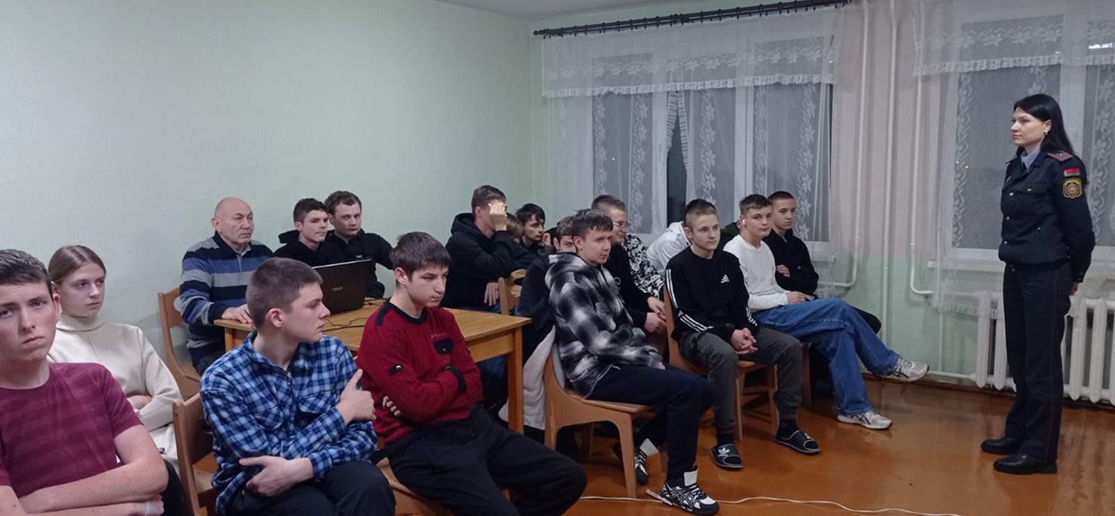 Встреча со старшим участковым ИДН фото 1