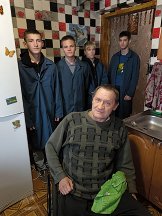 Оказание помощи инвалиду фото 1