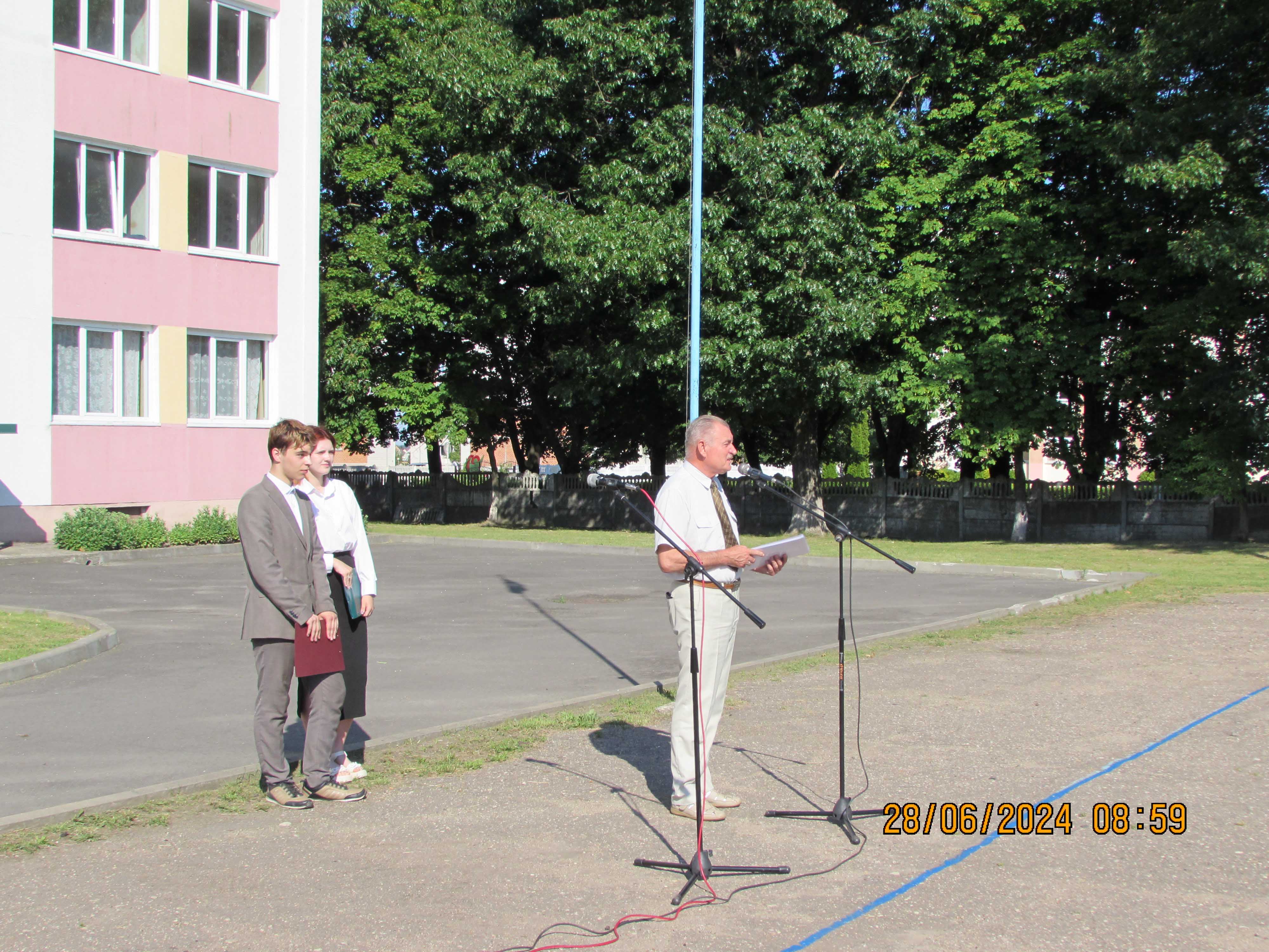 Линейка по окончании учебного года фото 1