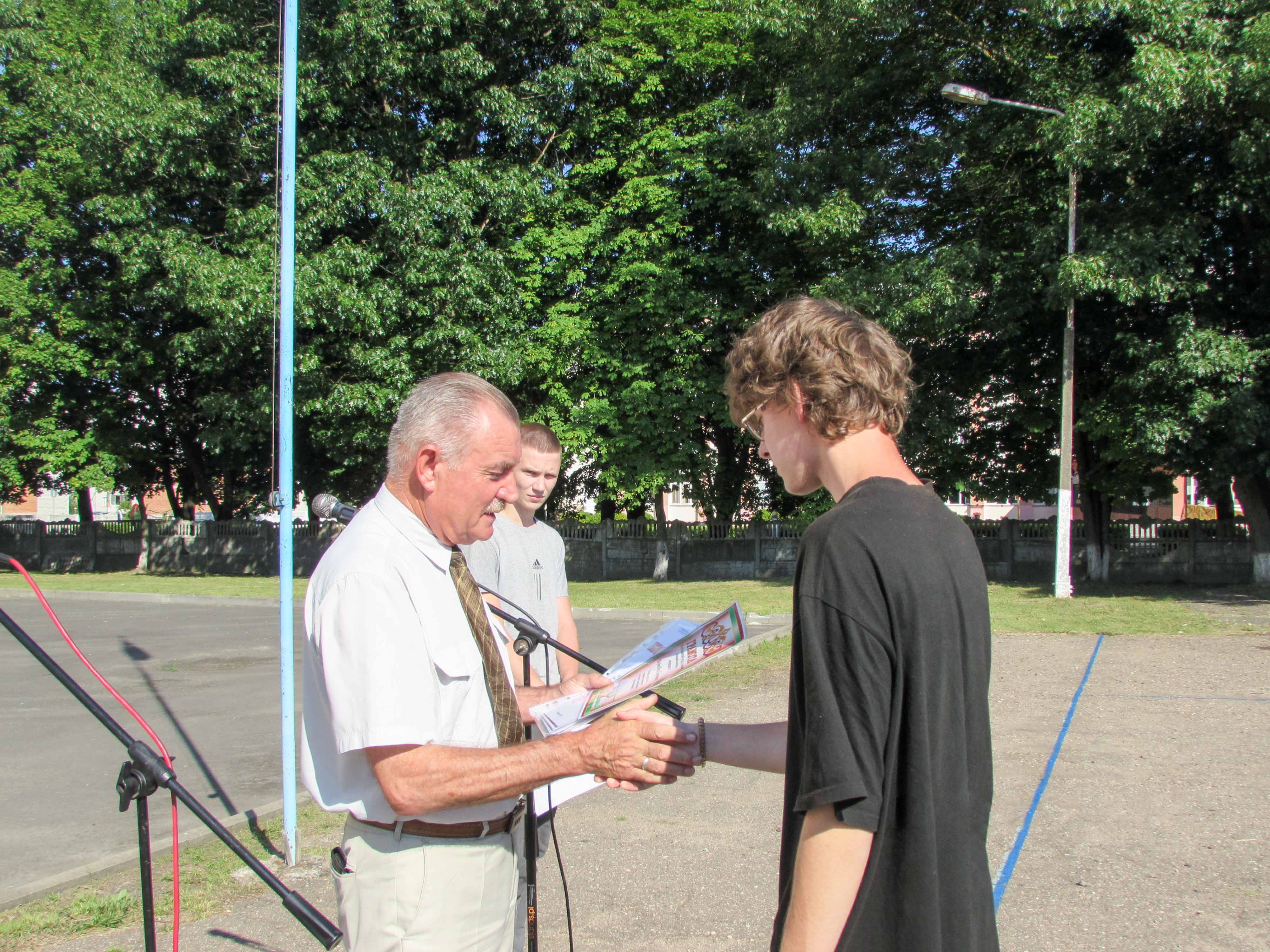 Линейка по окончании учебного года фото 3