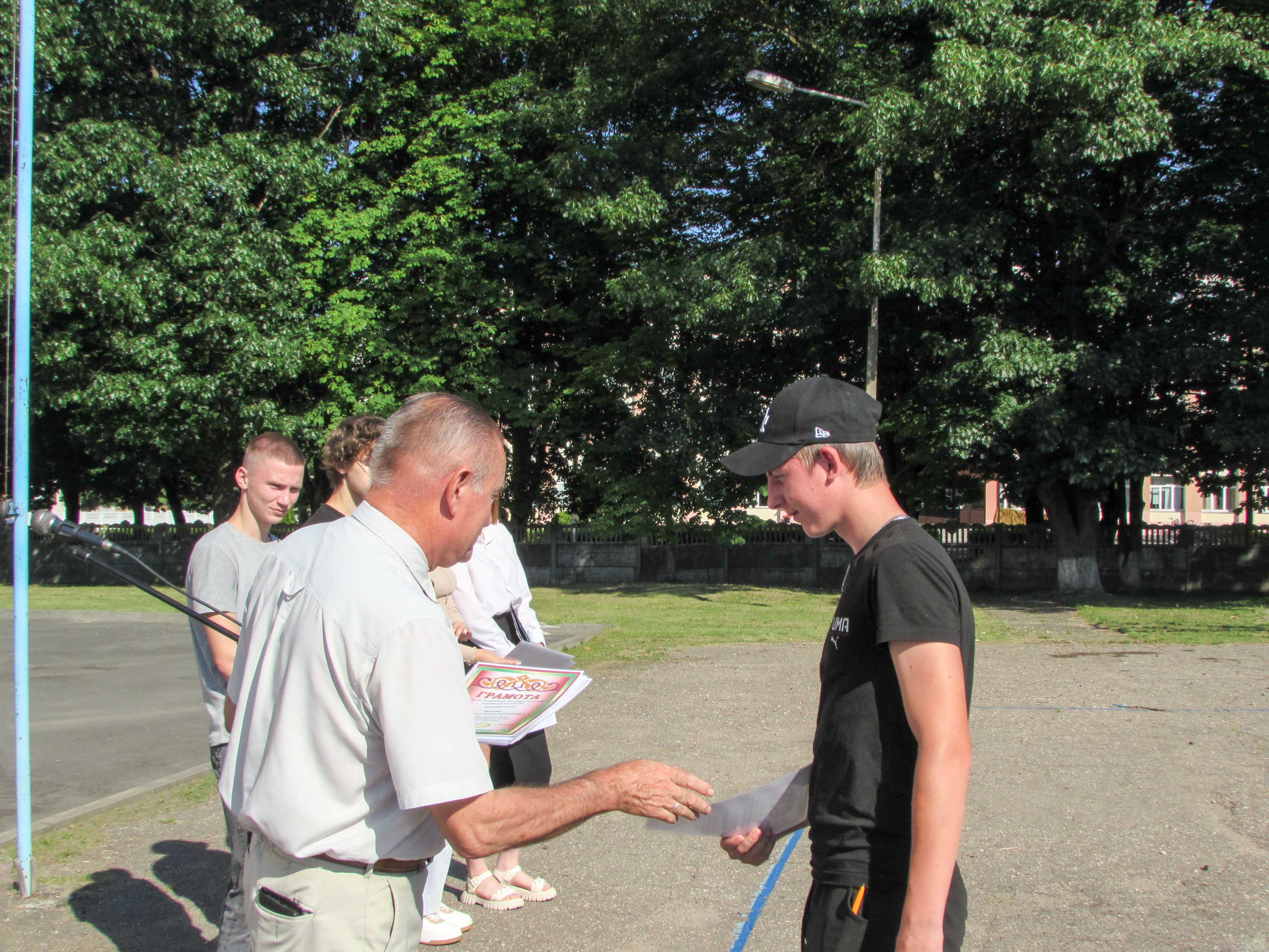 Линейка по окончании учебного года фото 6