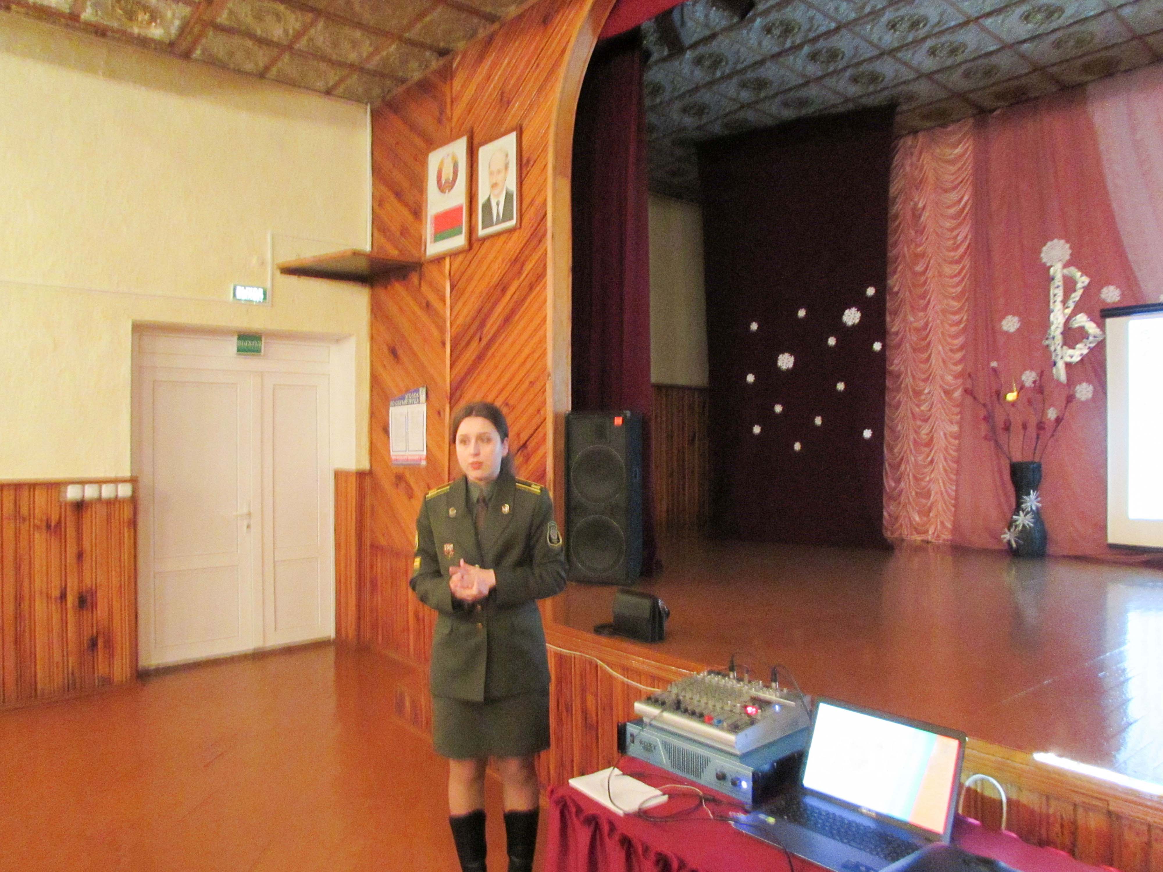 Выступление военного комиссара и курсанта военного факультета фото 3