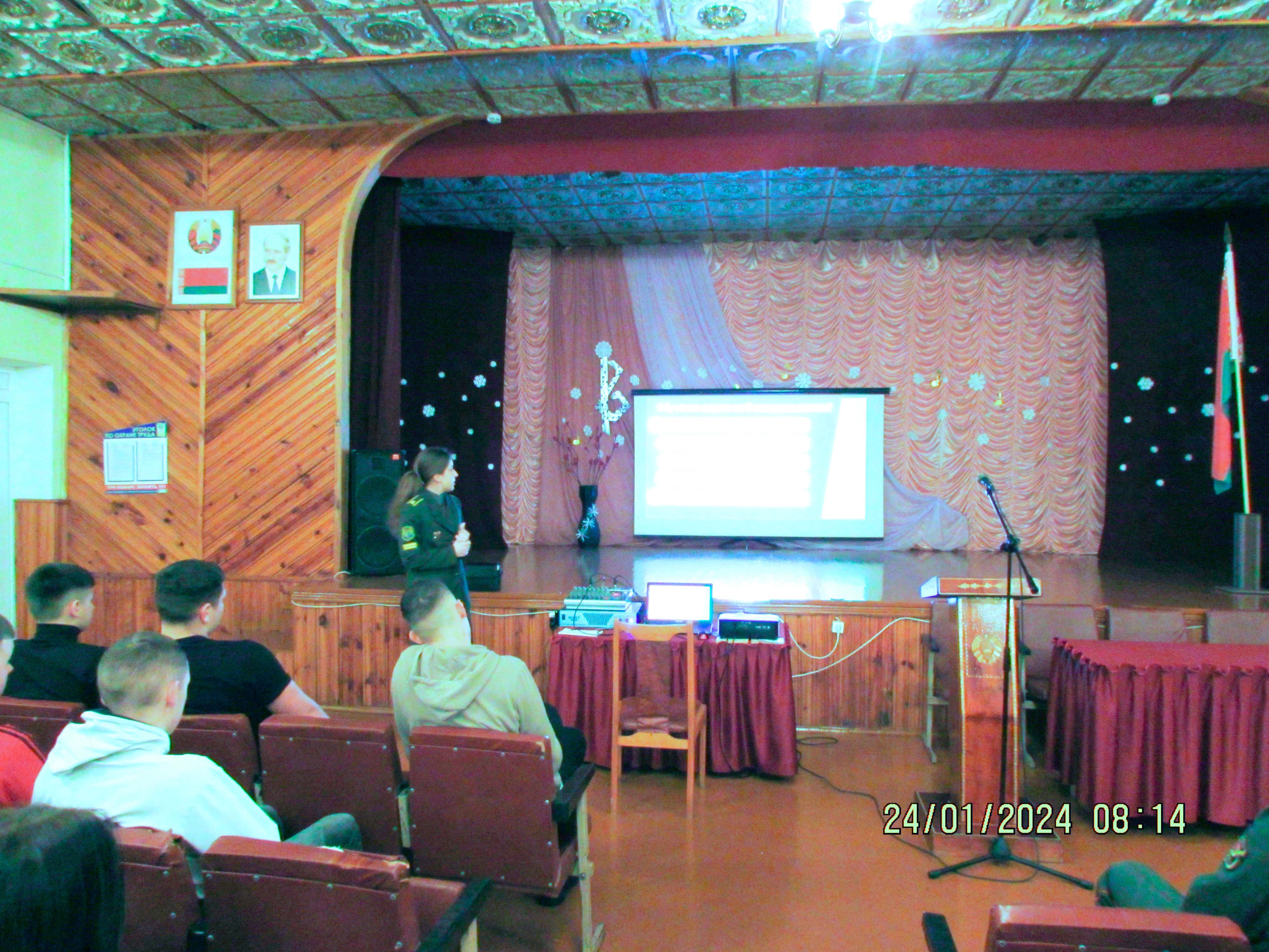 Выступление военного комиссара и курсанта военного факультета фото 4