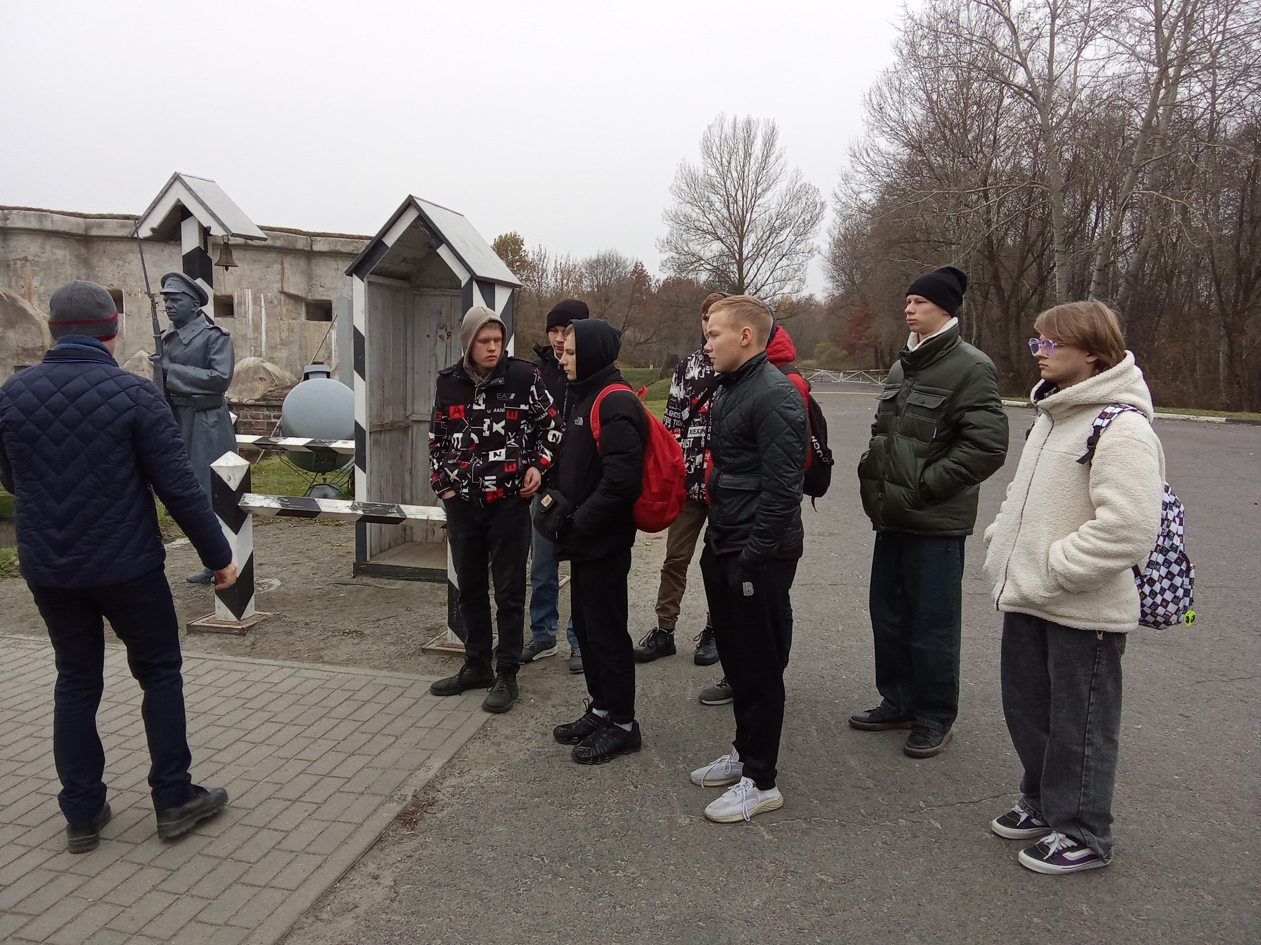 Посещение мемориального комплекса фото 9