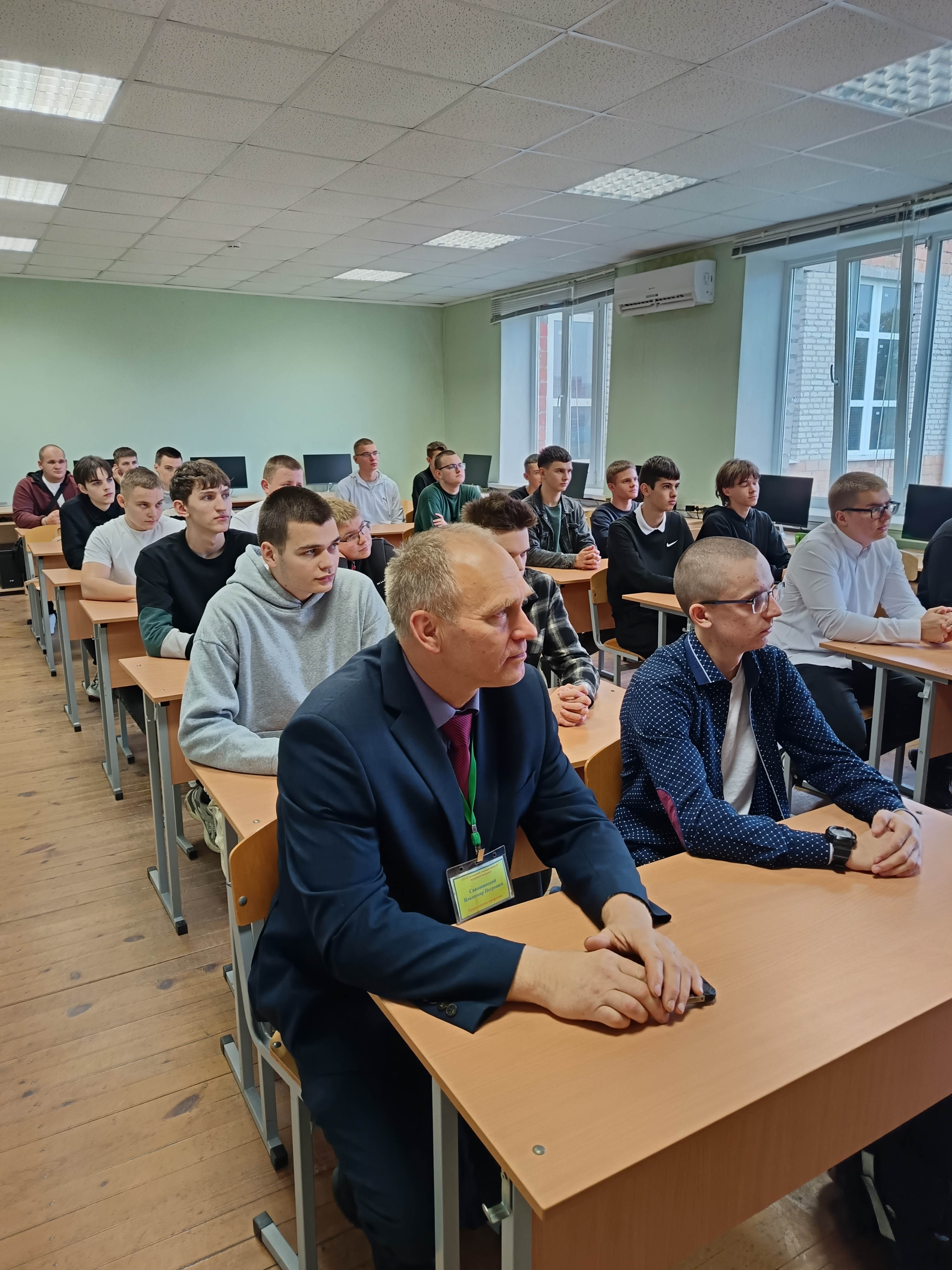 Встреча с председателем областного объединения профсоюзов фото 3