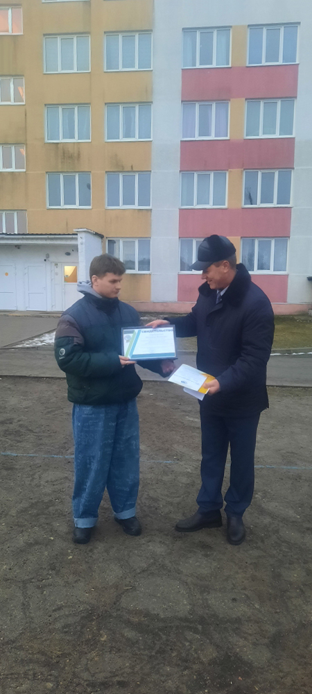 Линейка награждения победителей конкурса плакатов фото 6