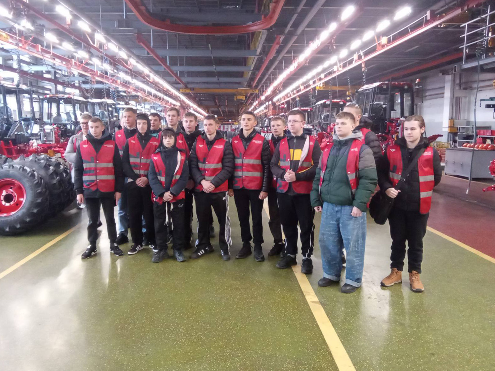 Экскурсия на тракторный завод фото 17