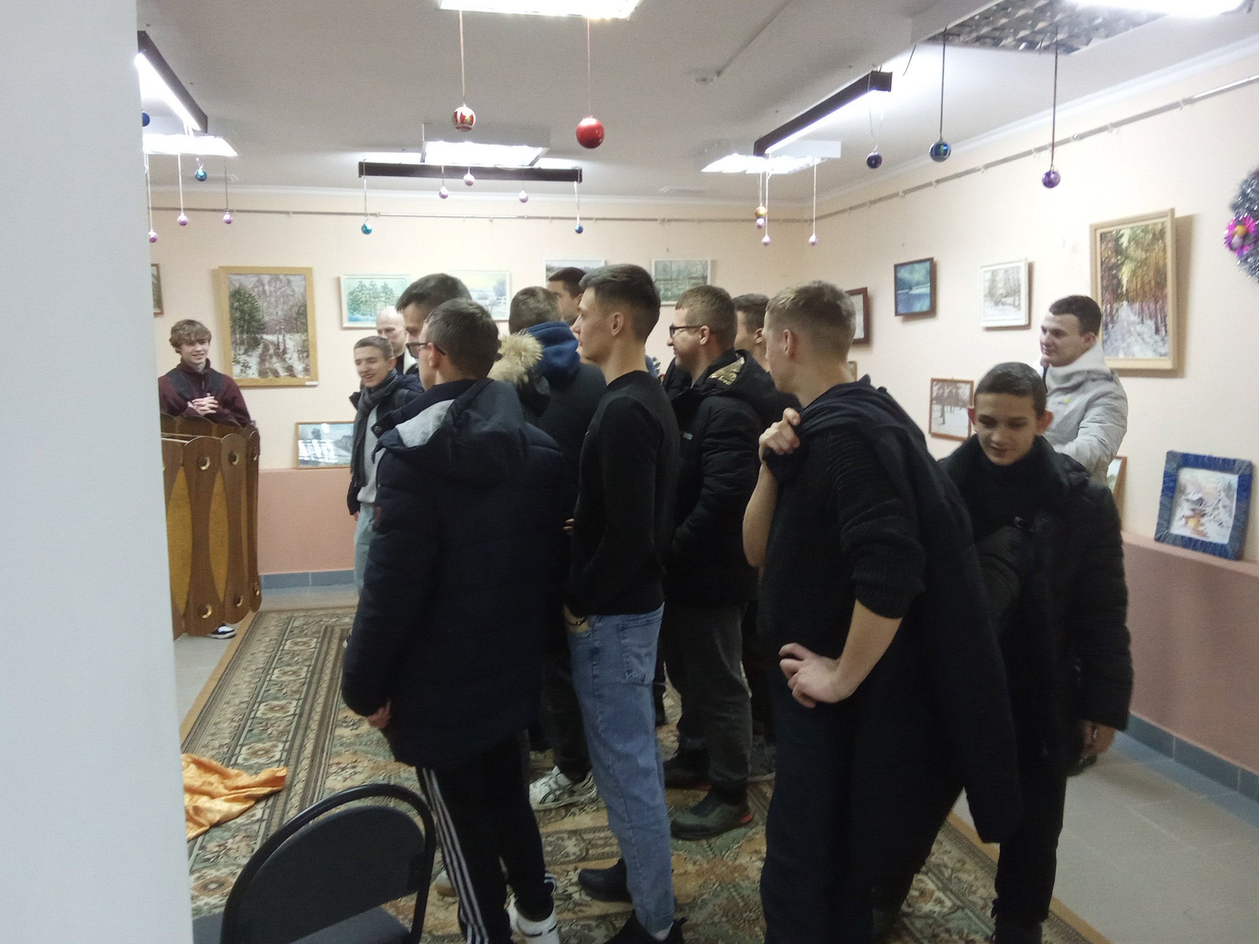 Посещение выставочного зала фото 3