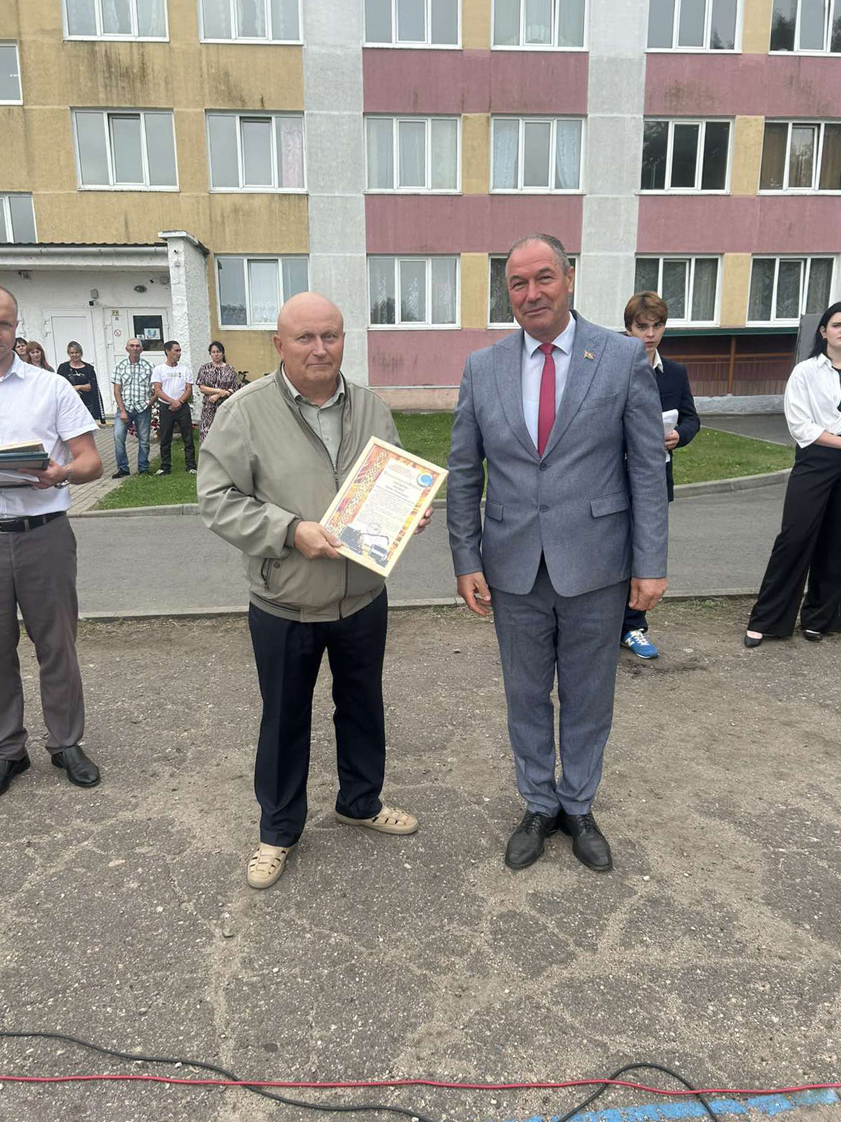 Торжественная линейка, посвящённая началу учебного года фото 8