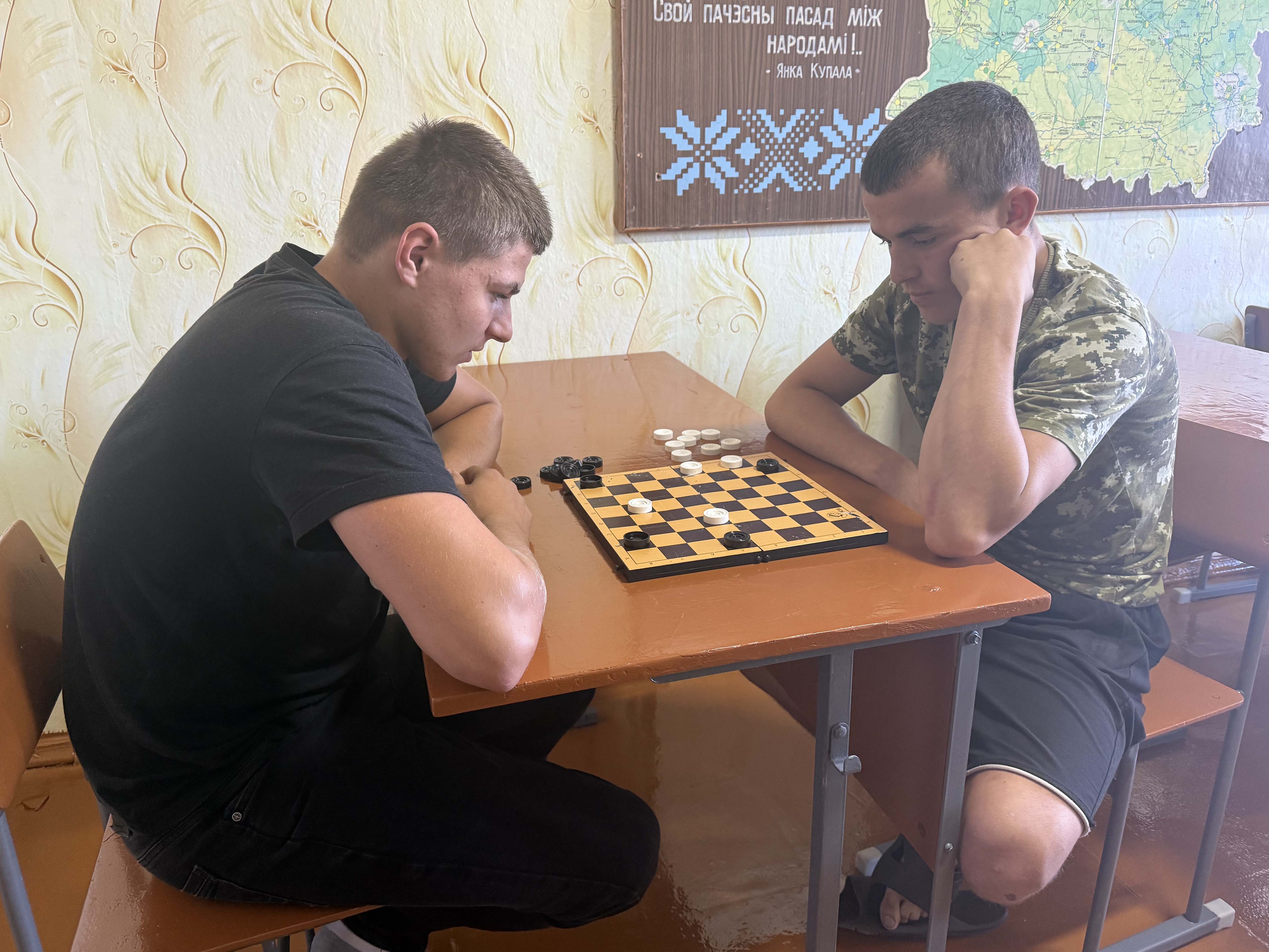 Турнир по шашкам и шахматам