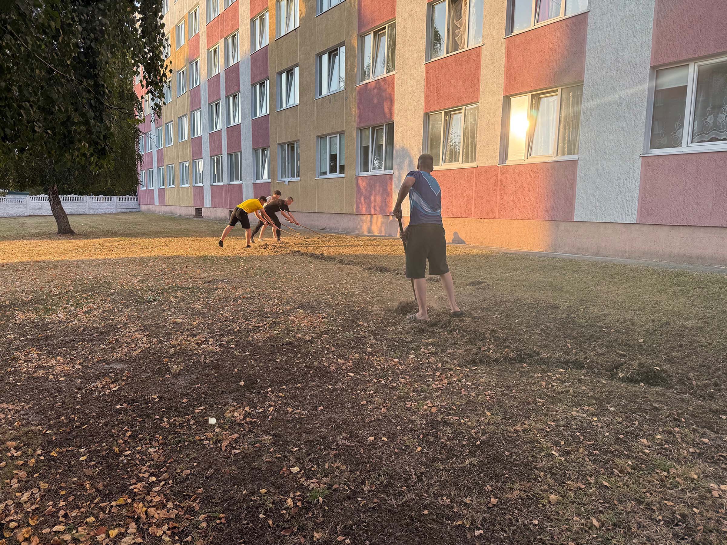 Проведение паркохозяйственного дня фото 2