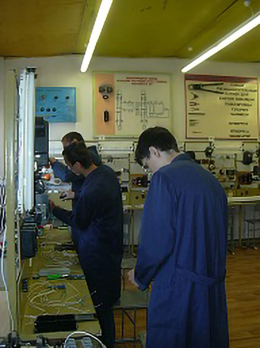 Конкурс Электромонтёр по ремонту и обслуживанию электрооборудования 2017 фото 3